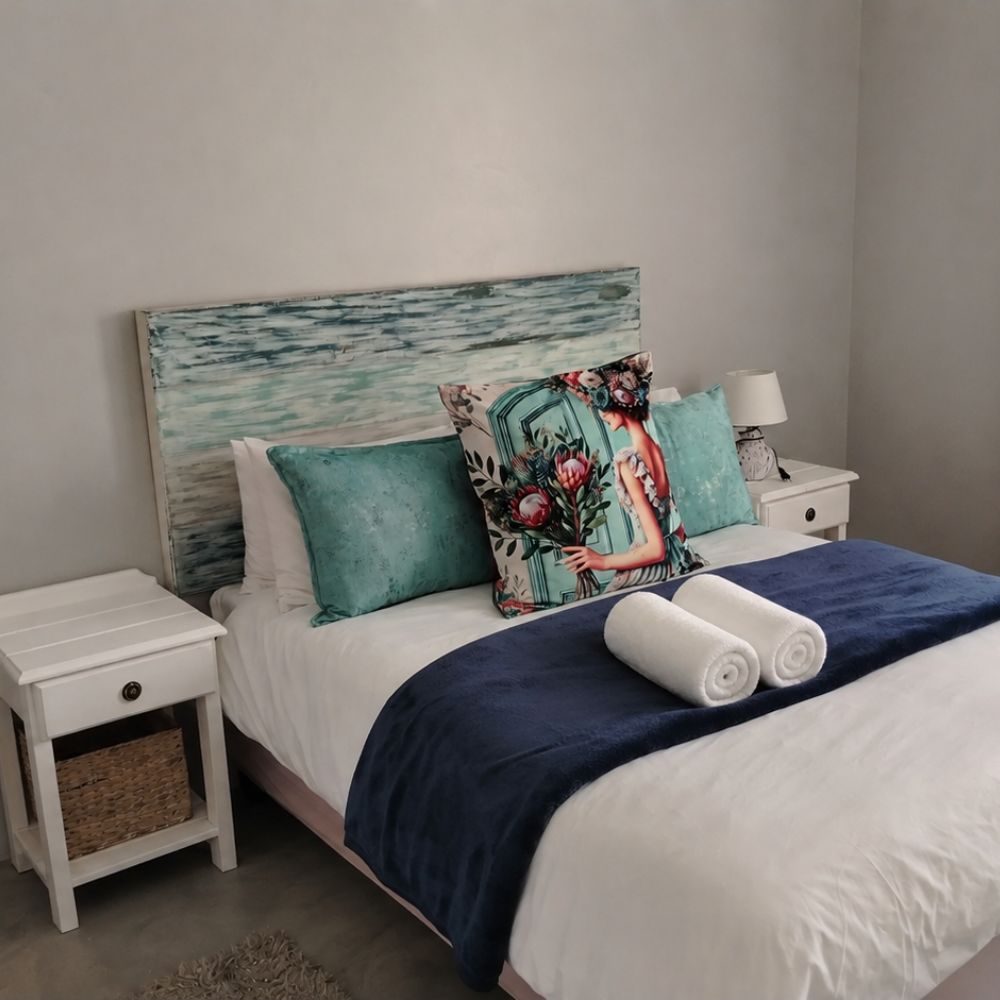 Bedroom 1 — queen bed